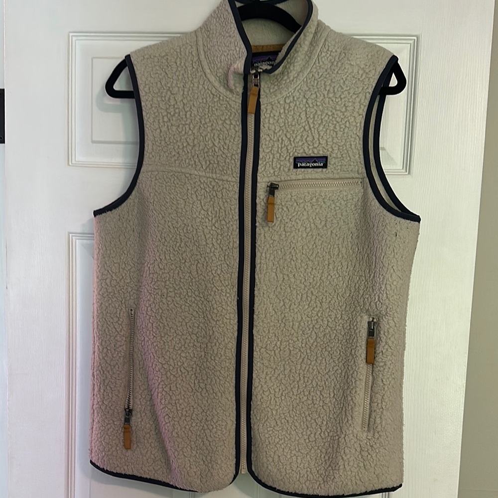 Patagonia Beige Fleece Vest with Zipper Accents